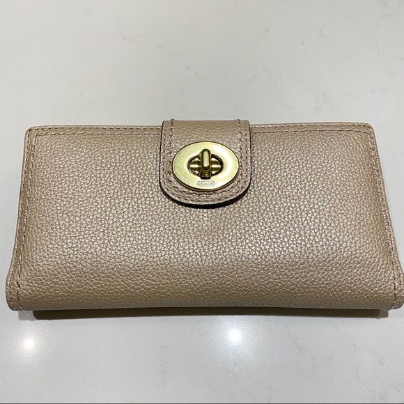 Coach Turnlock Leather Wallet - Picture 1 of 8